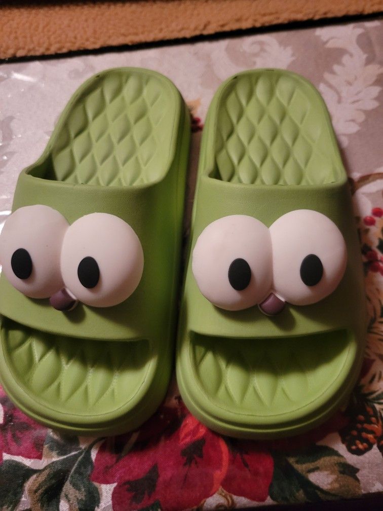 Slides Slippers Wms 8 Mens 6