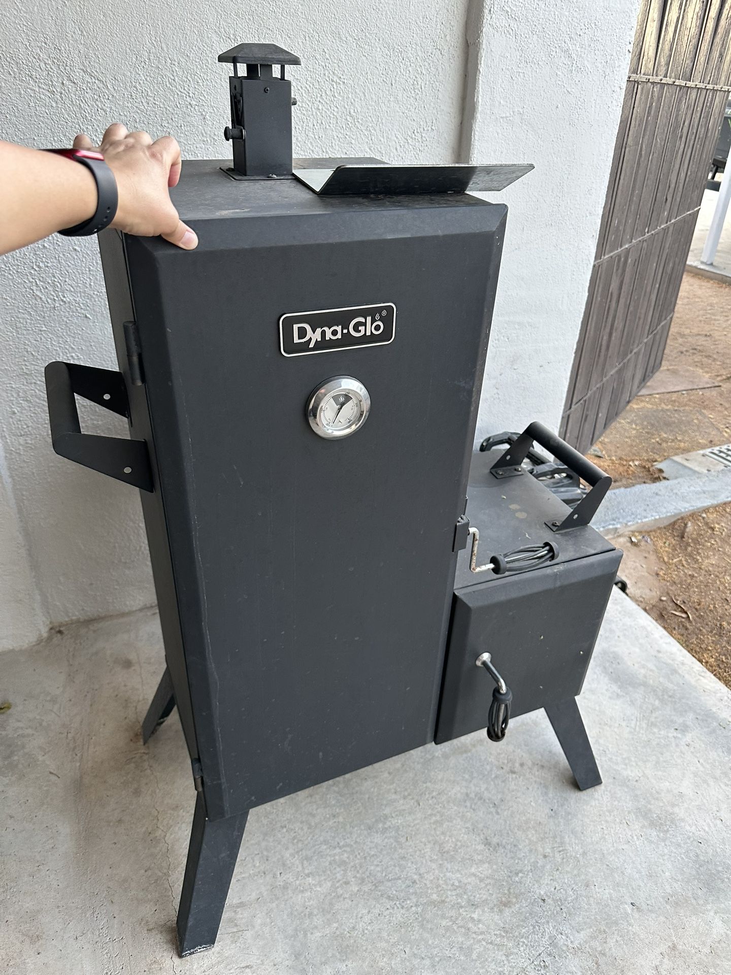 Dyna-Glo DGO1176BDC-D Vertical Offset Charcoal Smoker and Premium Smoker Cover
