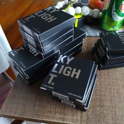 Kylie Jenner Cosmetics Pressed Illuminating Powder Quartz