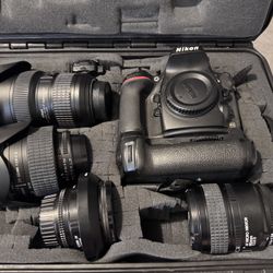 NIKON D800 With ALOT OF EXTRAS 