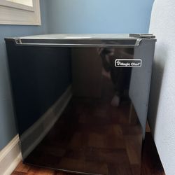 Mini fridge