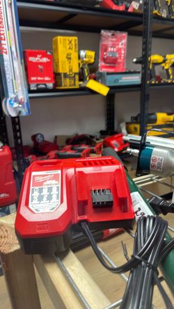 Milwaukee M12/M18 Battery Charger