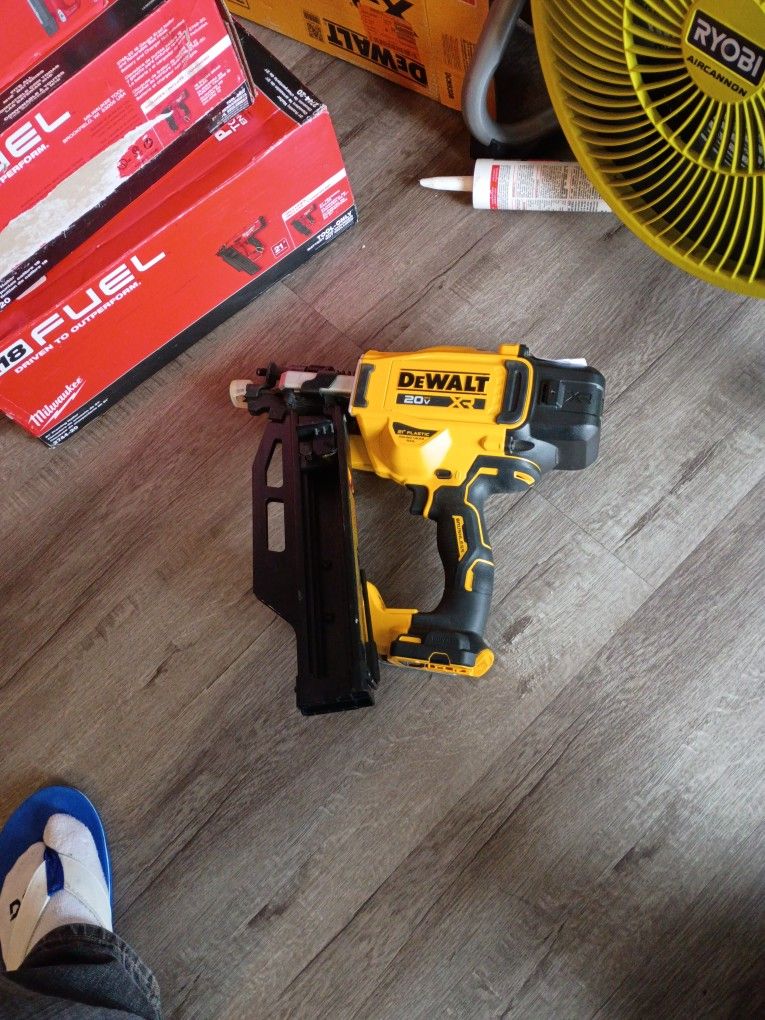 DeWalt Framing Nailer