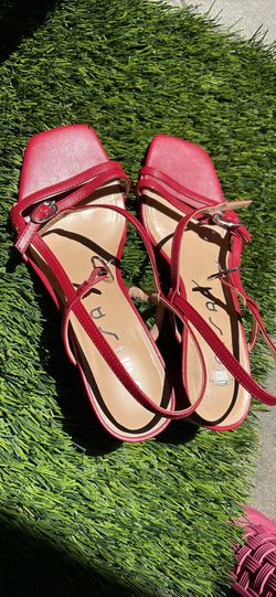 Burgundy heel sandals