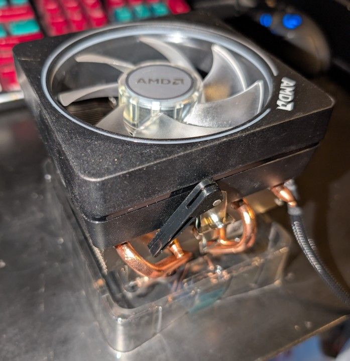 AMD Wraith Max RGB Cooler