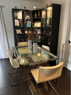 Expandable ikea table with 4 chairs