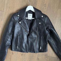 Women’s Leatherjacket  