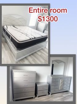 5 piece bedroom set & mattress