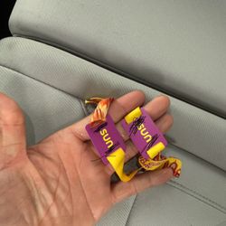 Selling SKYDECK GUEST Wristbands Sunday 