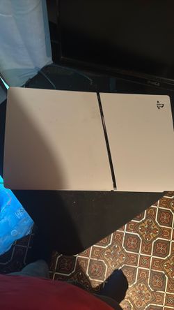 PlayStation 5 wit controller nd monitor