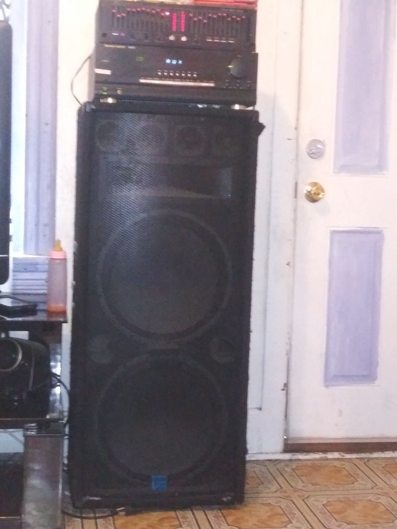 475 or best offer house music system good for parties black parties garage whatever you like to use it for