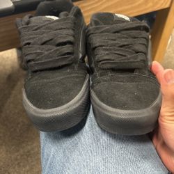 Vans Knu Skool Preschool Skate Shoes (black)