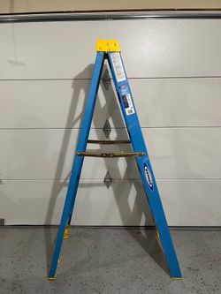Werner 6ft Fiberglass Stepladder – 250 lb Capacity (Excellent Condition)