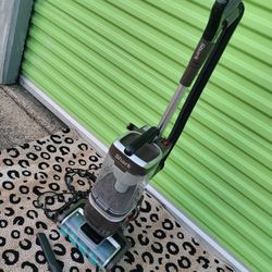 Shark LA455 Rotator Vacuum Upright Vacuum With Self Cleaning Brushroll 