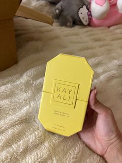 Kayali Capri in a Bottle Lemon Sugar perfume para mujer for women