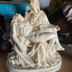7.5 inch statue