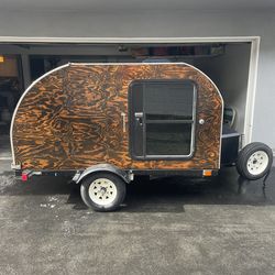 Teardrop Travel Trailer/ Camper Sleeps 2-3