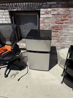 Mini fridge