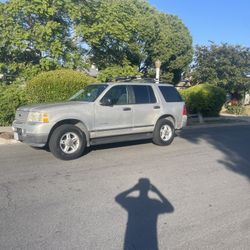 2004 Ford Explorer