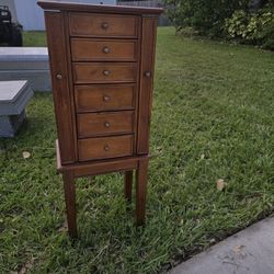 Jewelry Dresser 