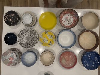 36-Piece Made in Japan Dinnerware Set – Bowls & Plates – Excellent Condition