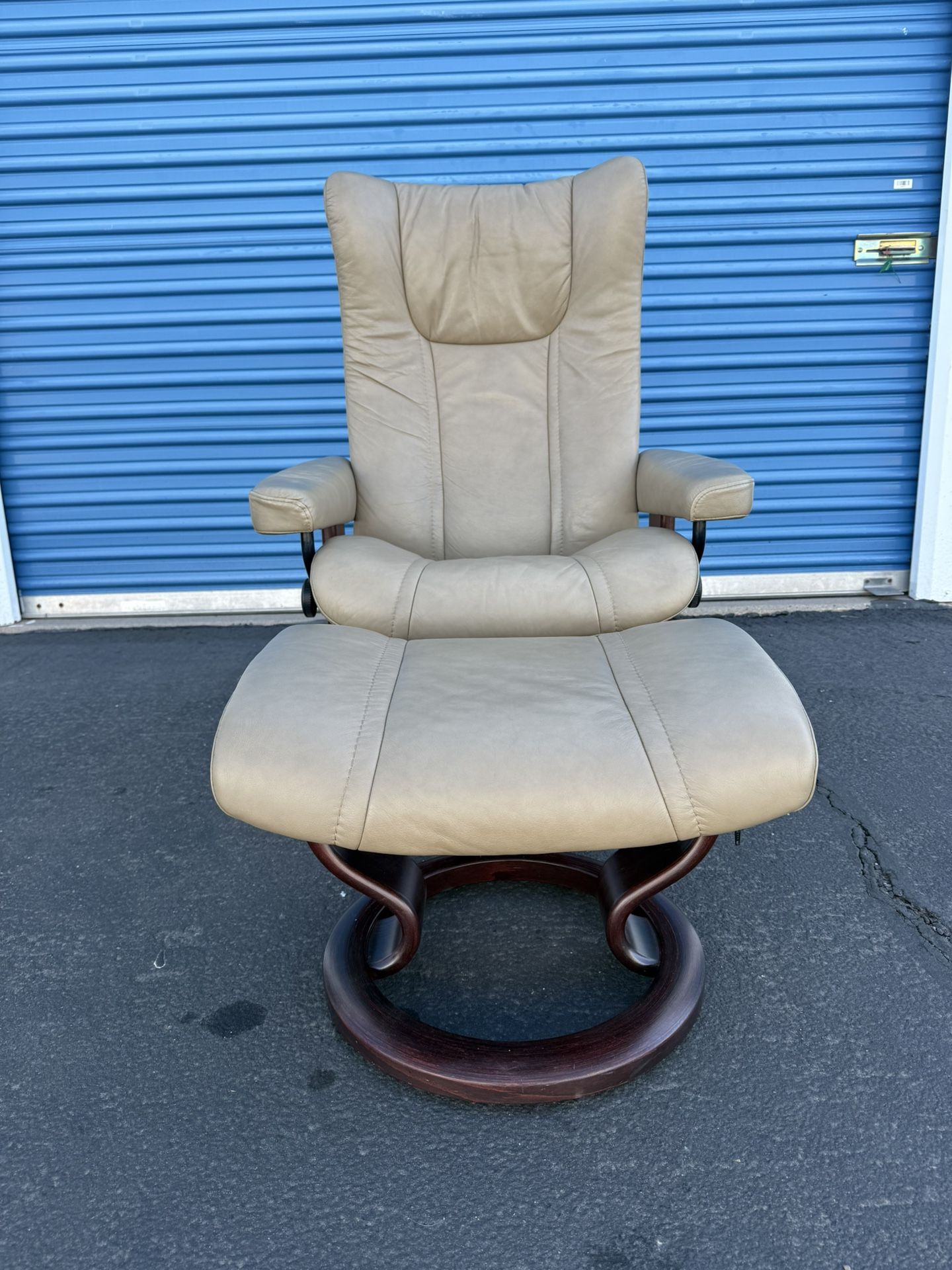 Ekornes Stressless “ Wing “ Recliner and Ottoman, Copenhagen