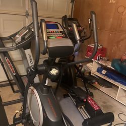 ProForm 520E Elliptical (Like new) 
