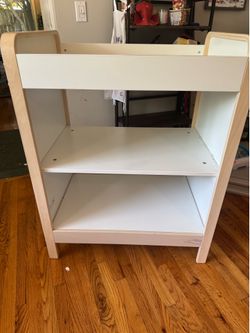 Diaper changing table