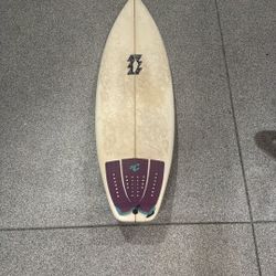 CHILIES SURFBOARD 5’5 Slightly Used