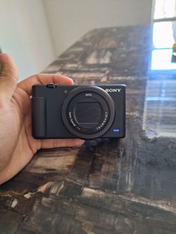 Selling Sony ZV-1 with extras