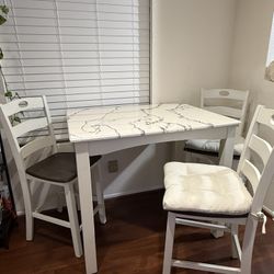 Dinning Table With 3 Chairs 