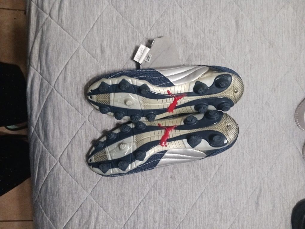PUMA Mens Cleats Size 11.5