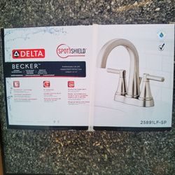 Delta Becker Centerset Bathroom Faucet in Brushed Nickel 25891LF-SP