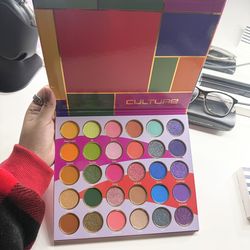 Juvias Place Culture Pallet