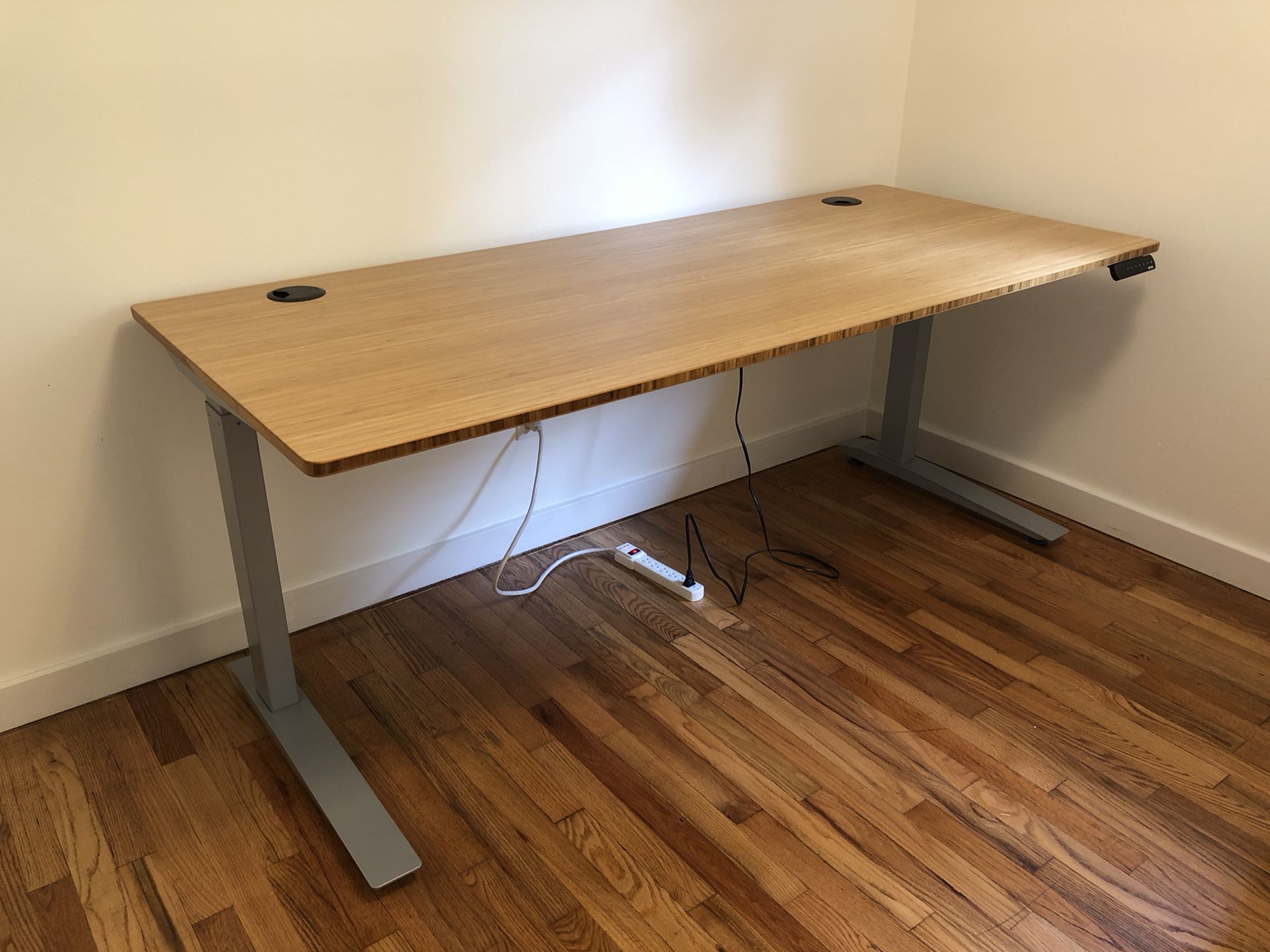 Fully Jarvis electronic standing desk