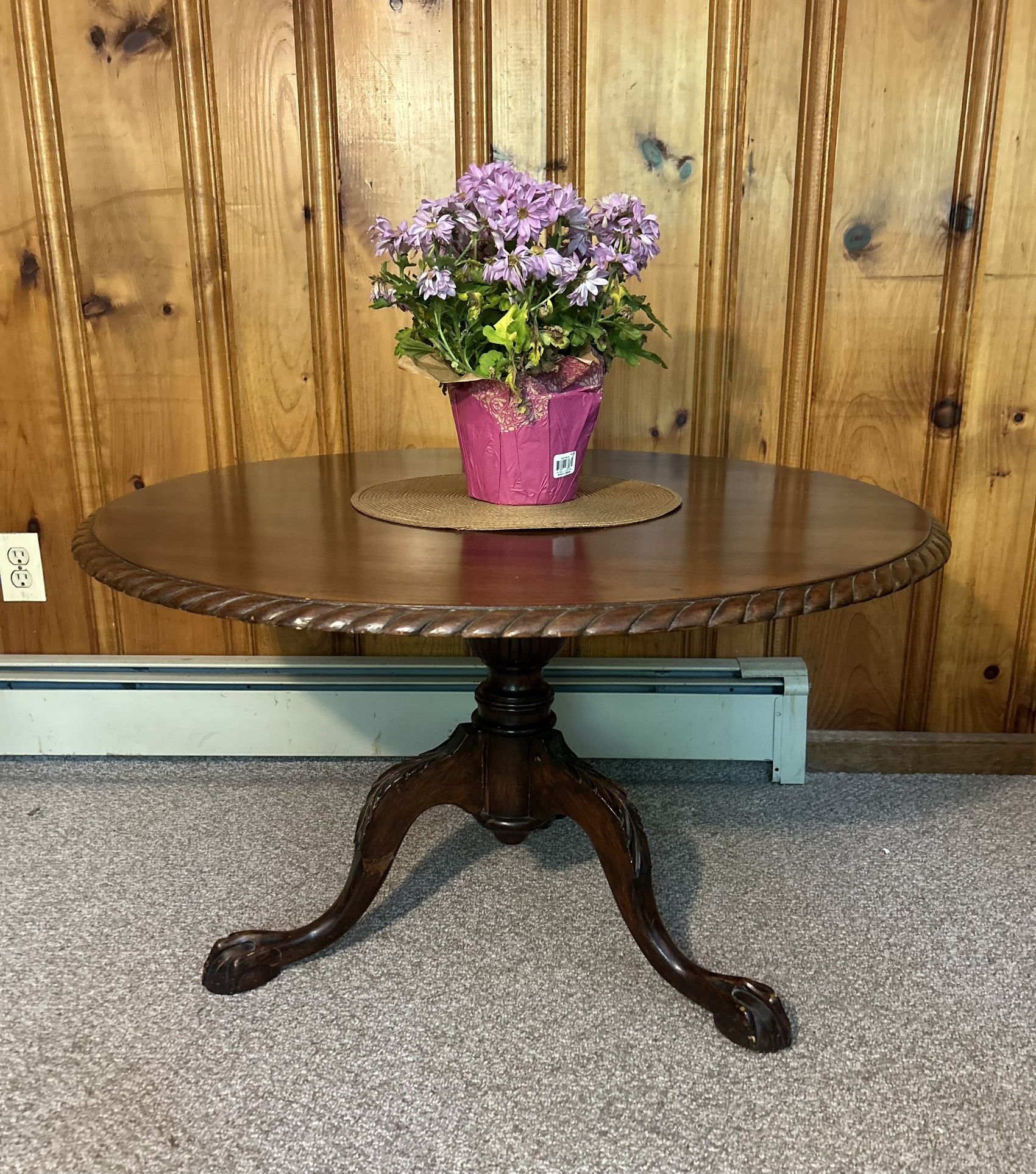Vintage Claw-Foot Coffee Table – Solid Wood - Sturdy & Clean