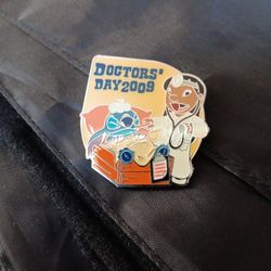 Disney pen.
Rare  only 1500  made