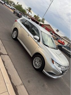 MITSUBICHI OUTLANDER PHEV