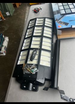 BRAND NEW BIG  18000  WATTS  SOLAR Street Light Outdoor waterproof for COMMERCIAL or HOME