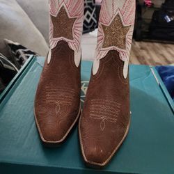 Botas Size 4Y Ariat