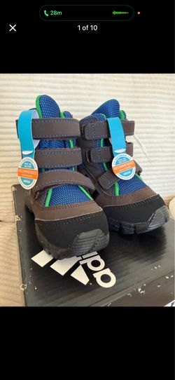 Adidas Holtanna snow shoes toddler size 5.5 waterproof