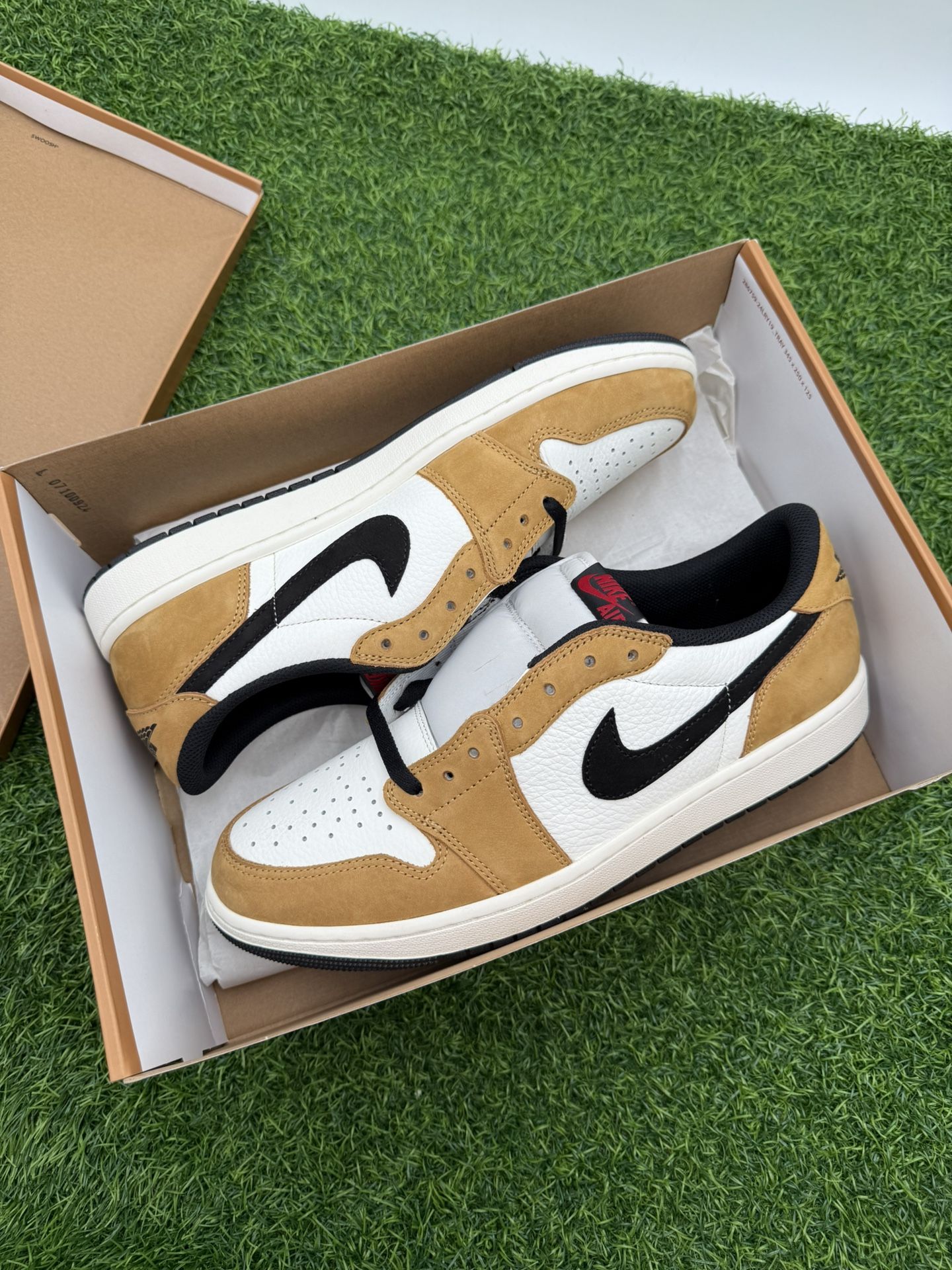 New Jordan 1 “Rookie Of The Year” Low Size 12.5