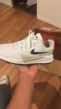 Golf shoes