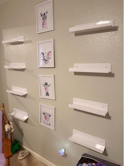 Wall book shelves