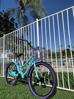 New ladies beach 🏖 cruiser 24 women’s girls mini mouse bicycle bike