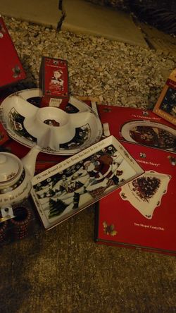 Christmas Dinnerware And Serving Sets