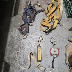 (2) Full Body Harnesses (2) Fall Arresting Devices