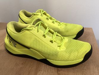 Shoes size 11 el portal area