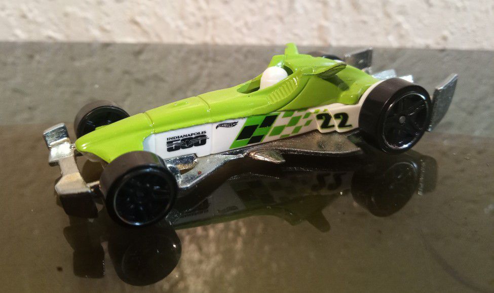 Hot Wheels F Racer Green 22