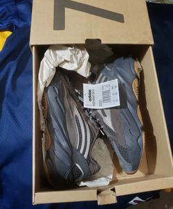 ADIDAS YEEZY BOOST 700 V2 GEODE SUEDE COMFORTABLE LOW TOP YOUTH SIZE 4.5 APE BRAND NEW
